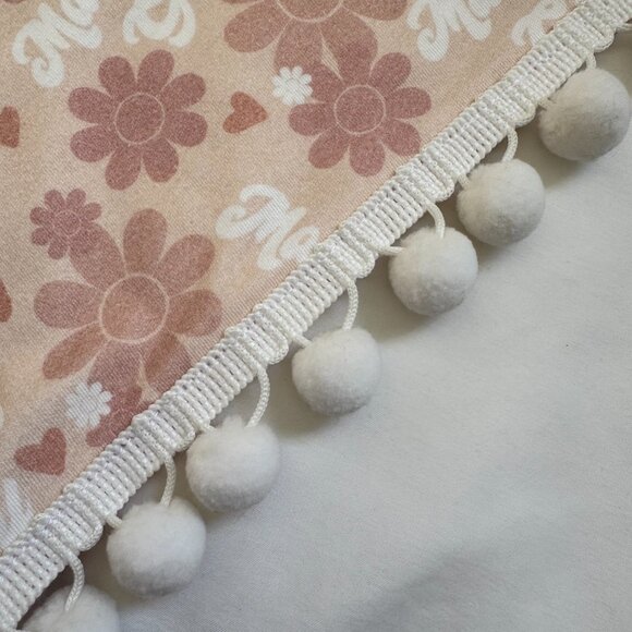 EUC Loic by Design Mama's Girl Mother's Day Dog Bandana with Poms, Pink Daisy, M - Picture 7 of 13